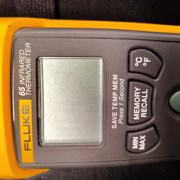 Fluke - Picture 2 of 4